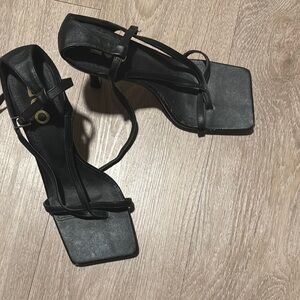 Elegant Black Strappy Women's Heels